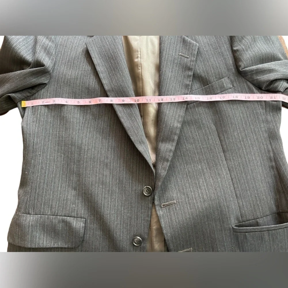 Kuppenheimer Suit‎ dark gray Pinstripe